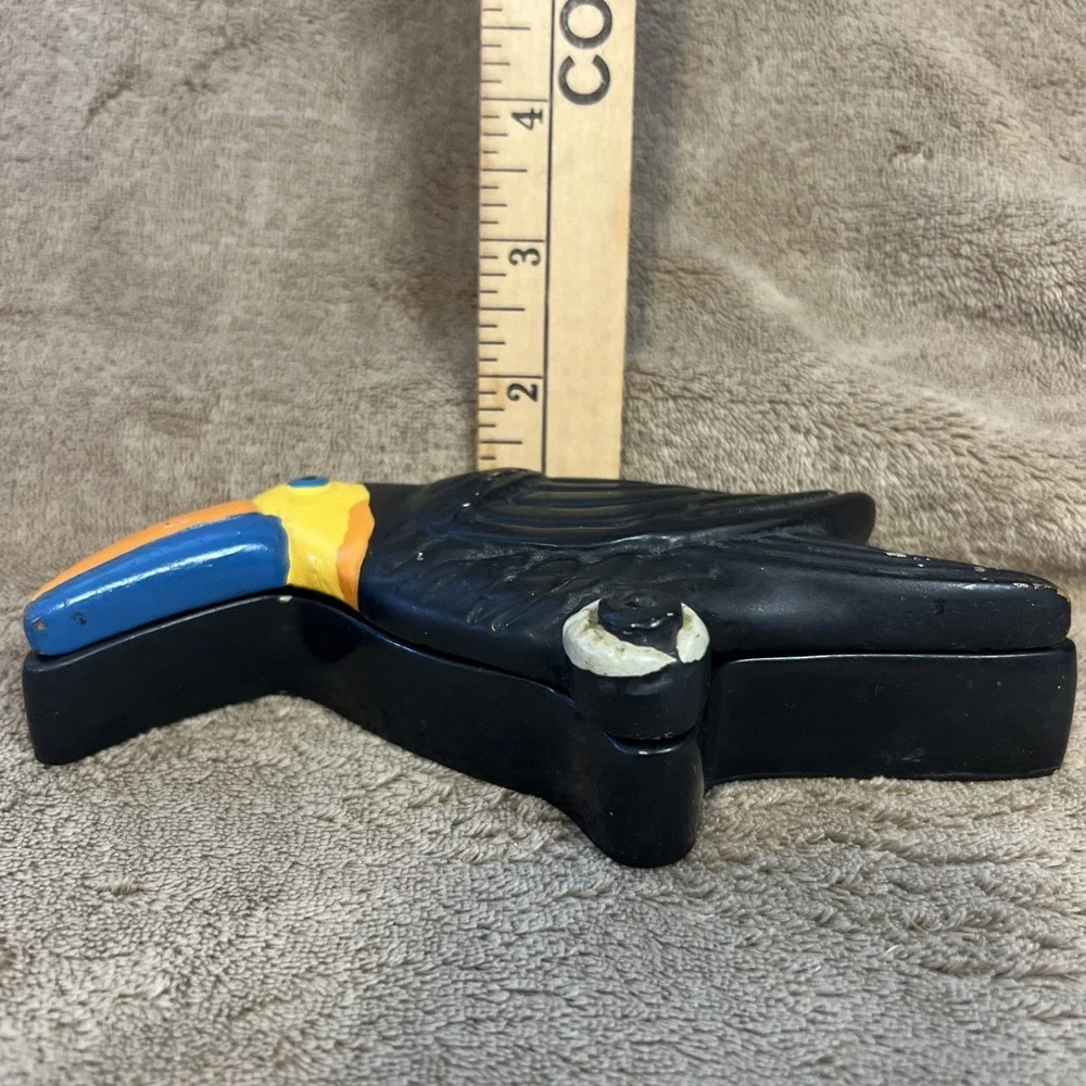 Vintage 80s Toucan Handpainted‎ Wooden Trinket Box Lucid Lines Sticker